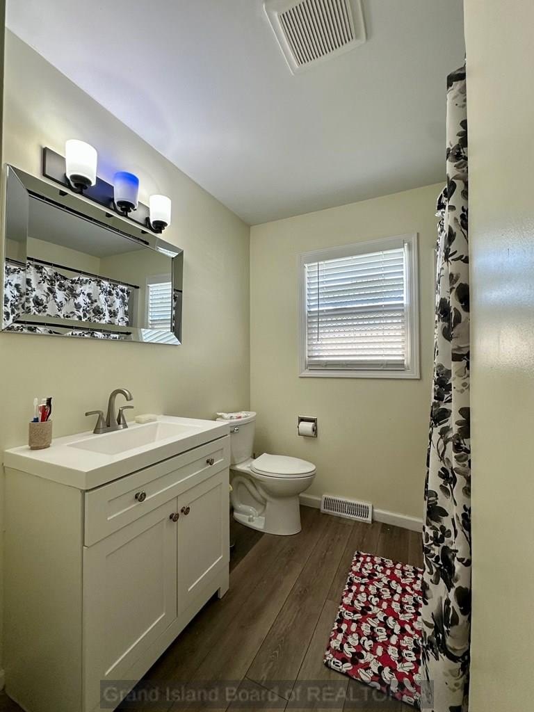 Single Family 3BR 1BA - 2223 W 17th St, Grand Island, NE