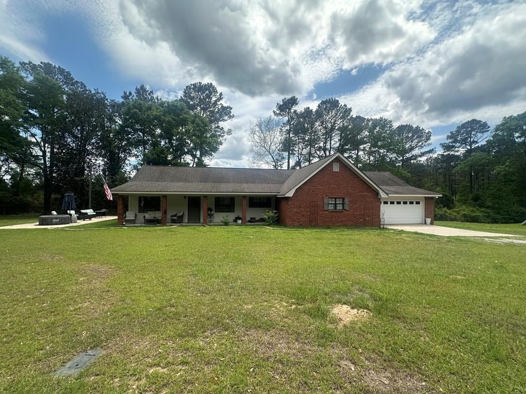 Single Family 4BR 3BA - 14 Abner Bryant Road, Moselle, MS