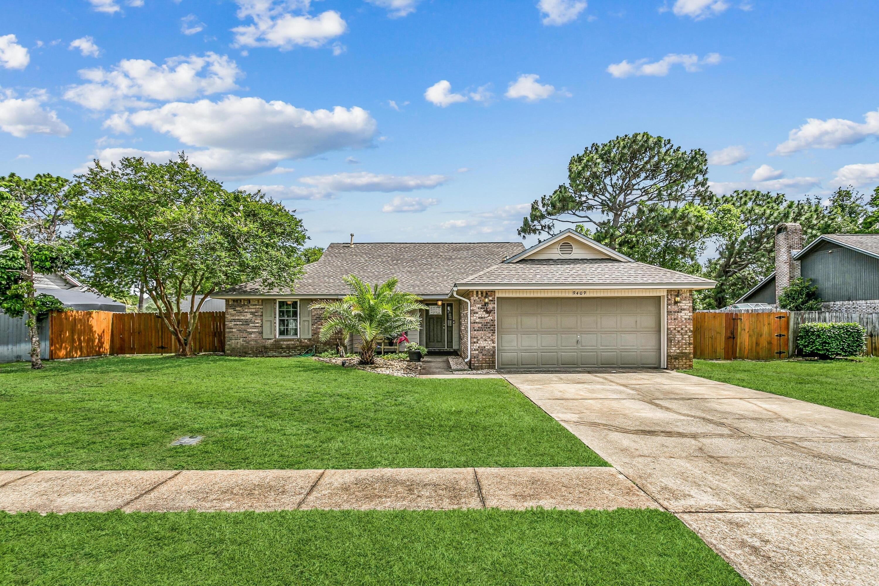 Single Family 3BR 2BA - 9409 Victoria Lane, Navarre, FL