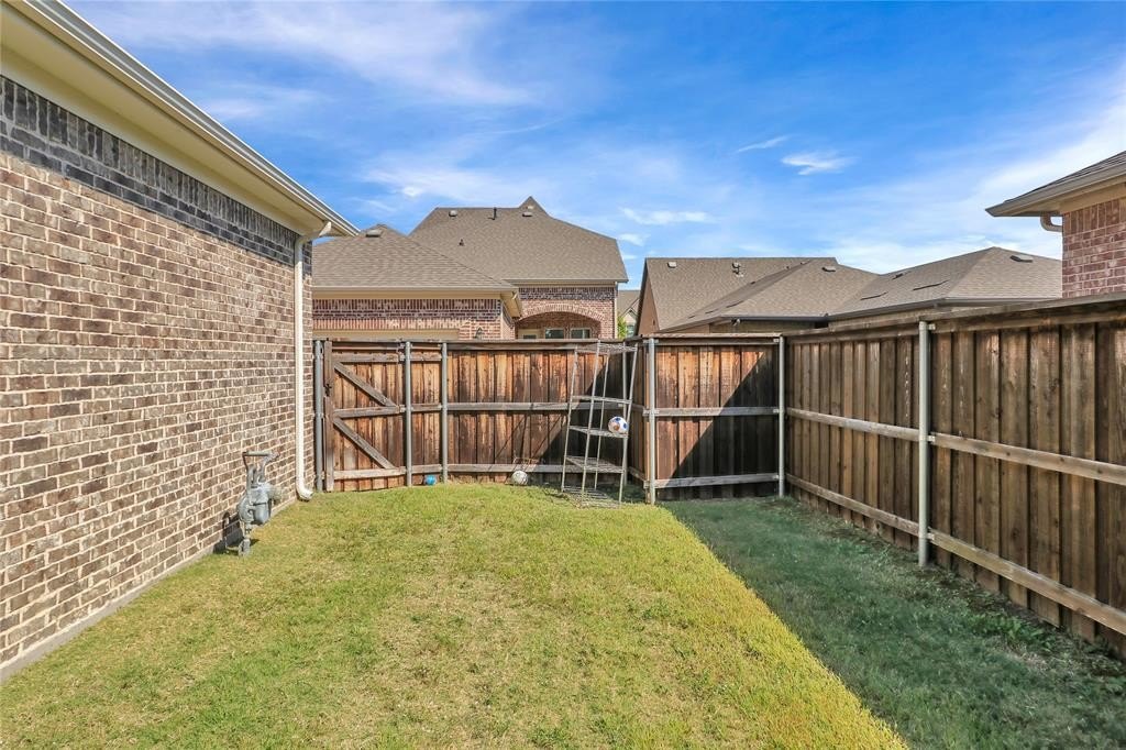 Single Family 4BR 4BA - 4209 Whispering Willow Way, Arlington, TX