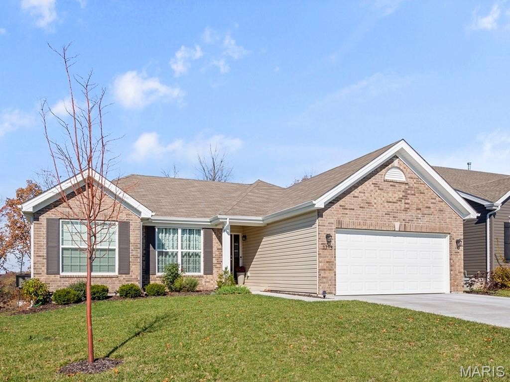 Single Family 3BR 2BA - 2 Hickory at Hawk Ridge Estate, Lake St Louis, MO