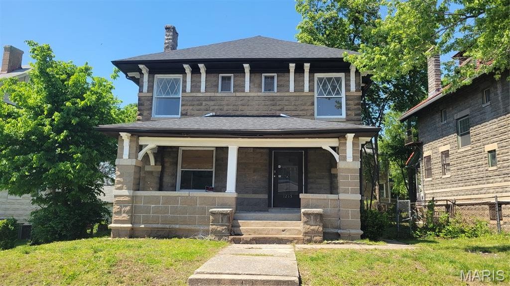 Single Family 4BR 3BA - 1215 Oakley Place, St Louis, MO