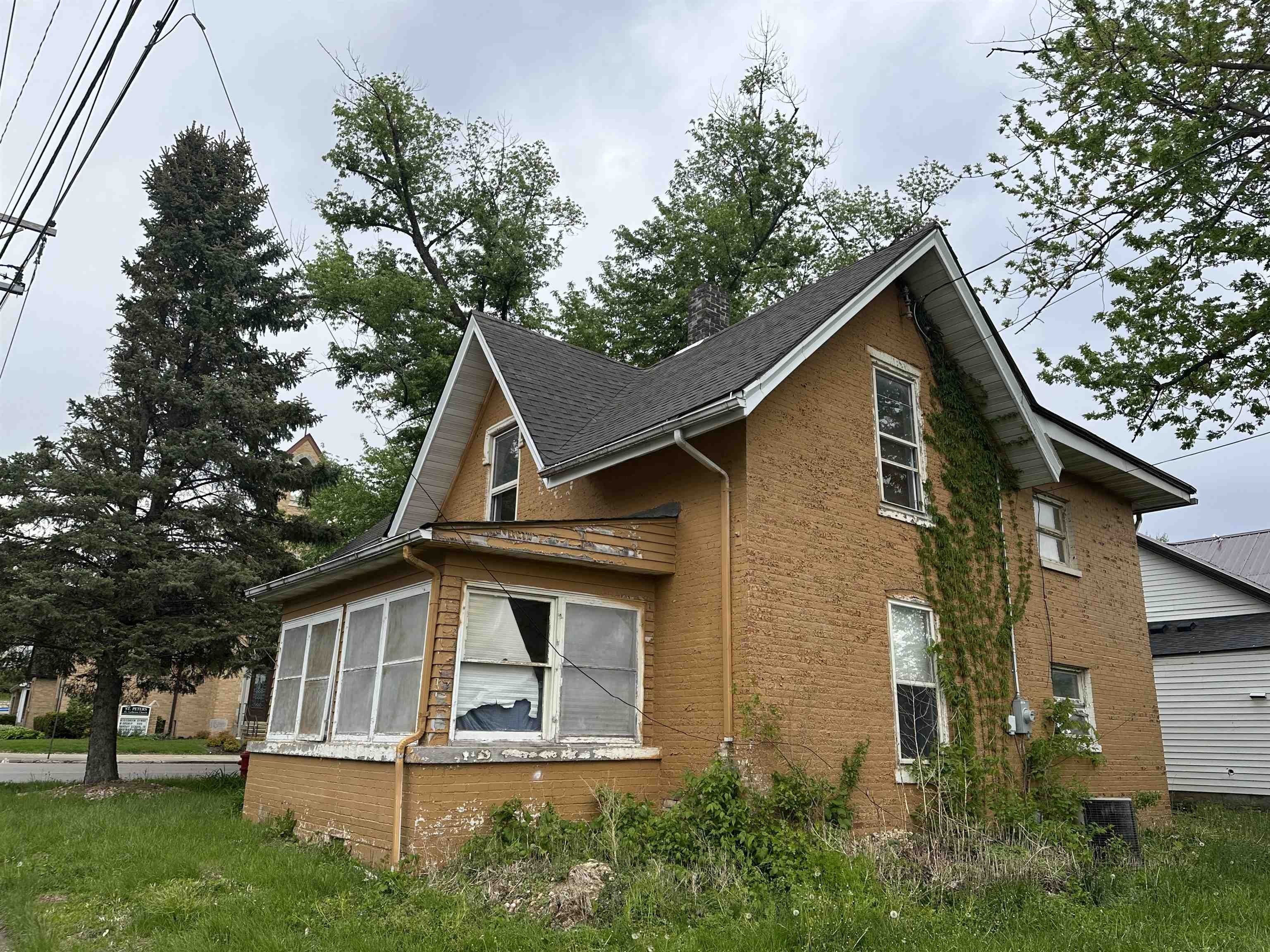 Single Family 5BR 2BA - 131 Third, SAVANNA, IL