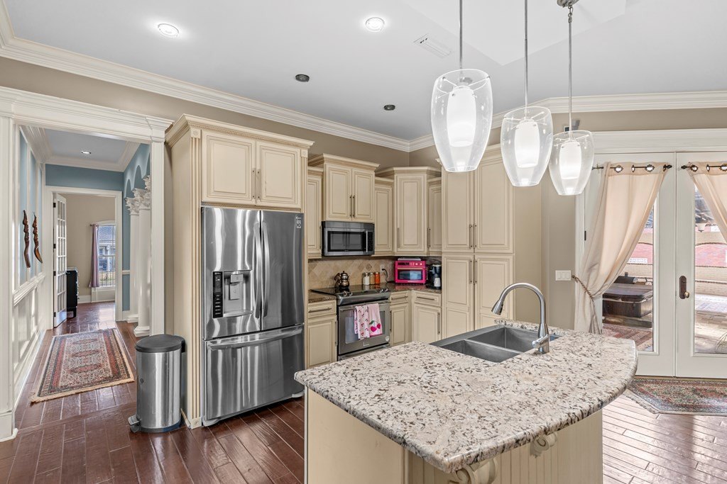 Single Family 4BR 3BA - 207 Royal Orleans Ct, Dothan, AL