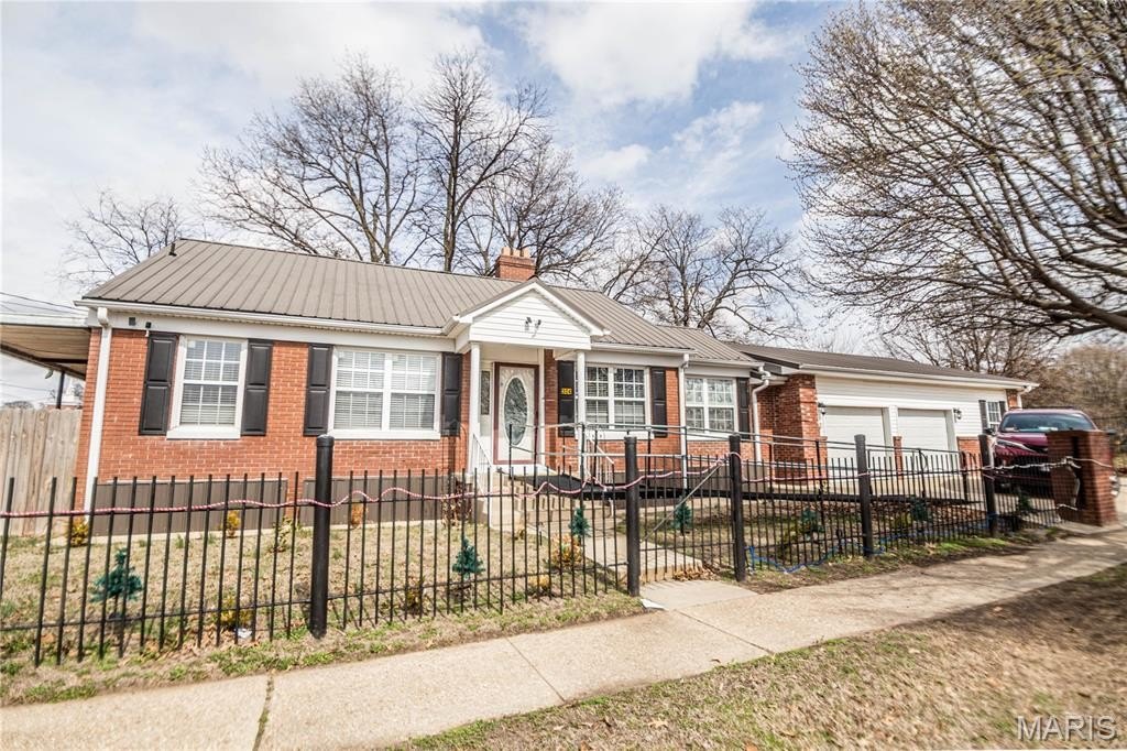 Single Family 3BR 3BA - 304 W Howard Street, Malden, MO