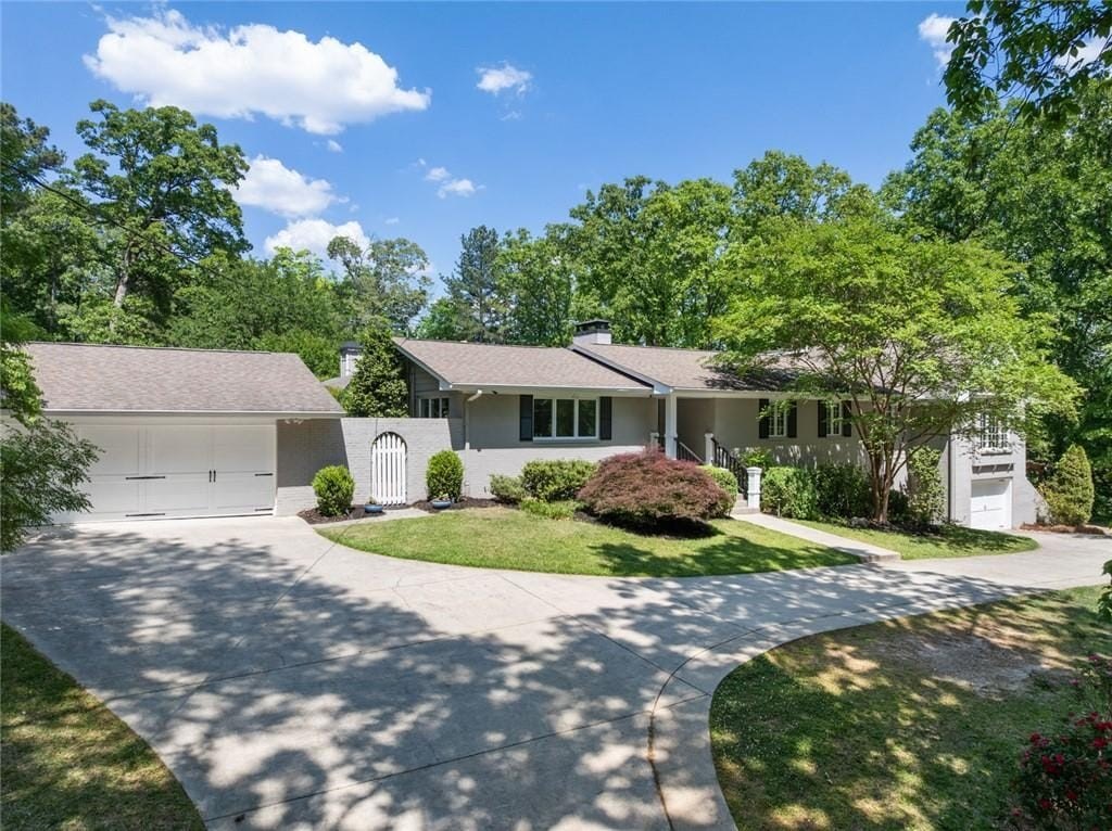 Single Family 5BR 4BA - 1055 Buckner Road, Mableton, GA
