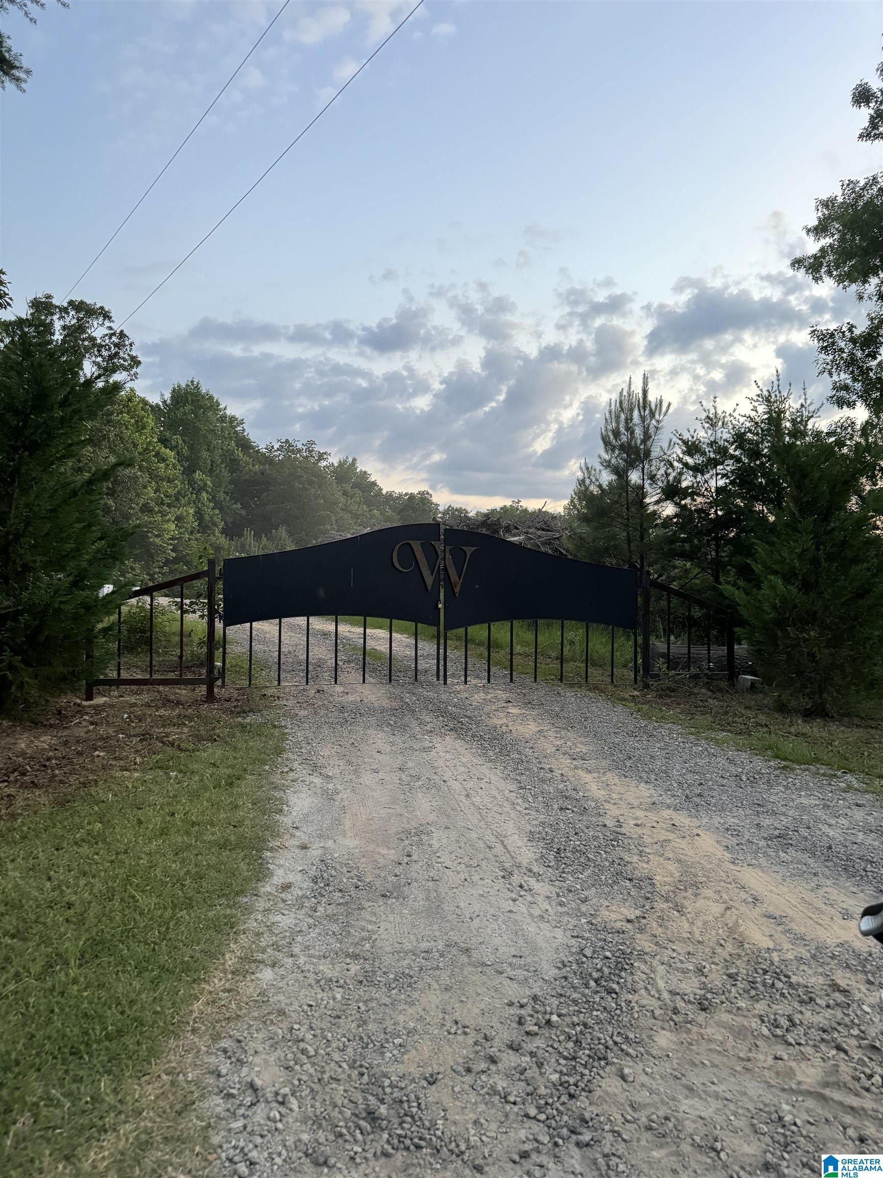115 WHITE OAK Dr  