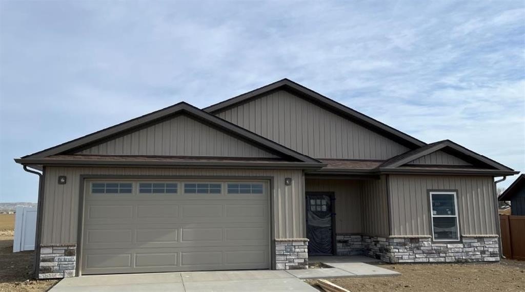 Single Family 3BR 2BA - 295 Cullman Dr, Powell, WY
