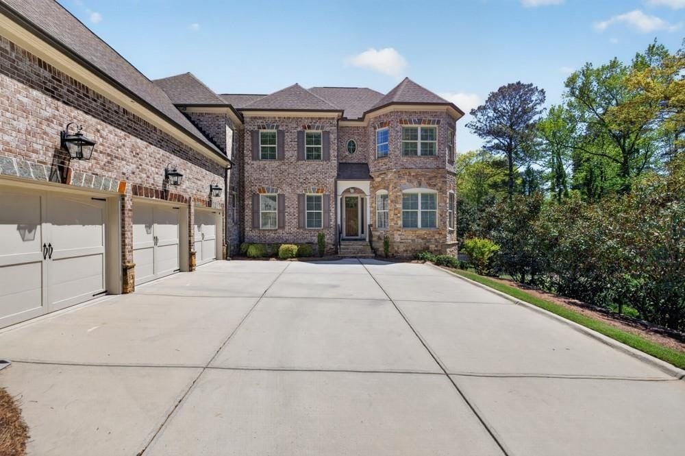 Single Family 6BR 5BA - 3156 Shadow Creek, Roswell, GA