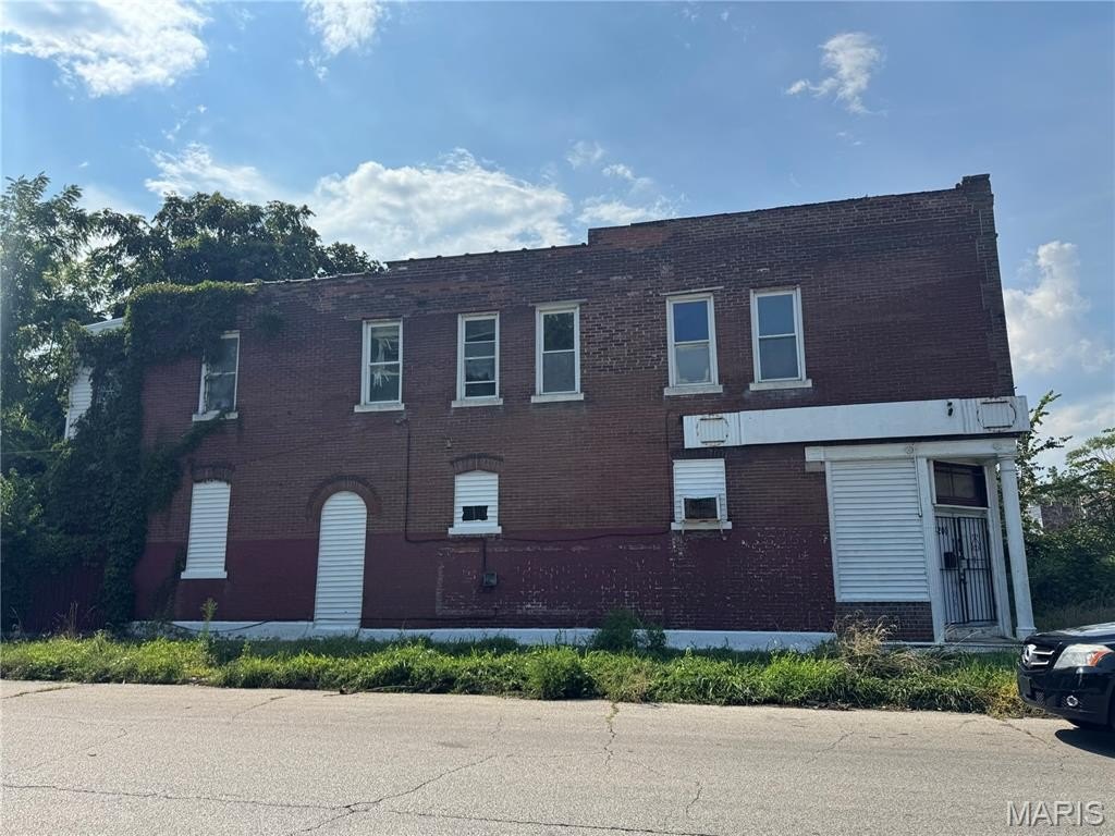Single Family 6BR 10BA - 4200 E Labadie Avenue, St Louis, MO