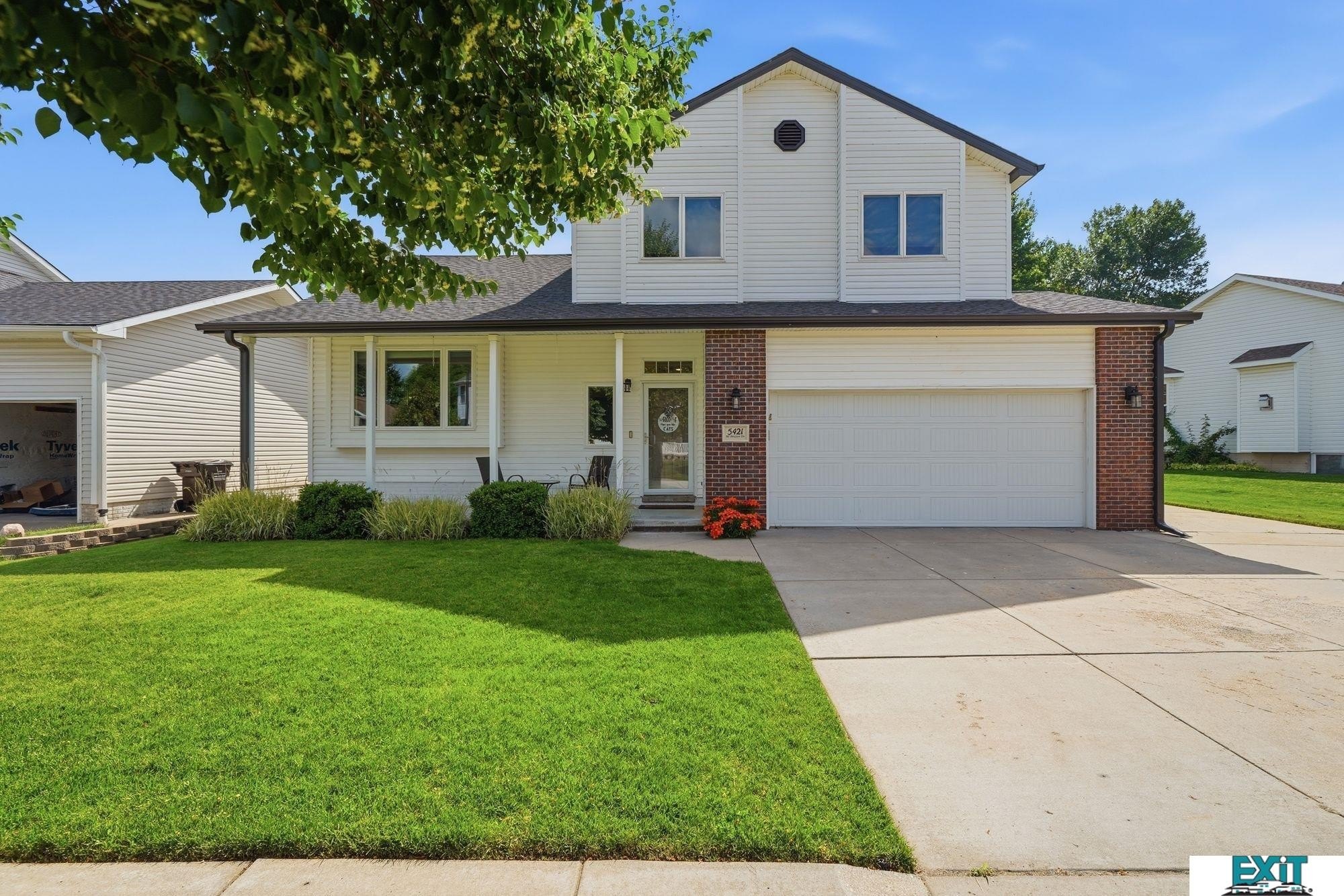 Single Family 3BR 3BA - 5421 W. Brixton Drive, Lincoln, NE