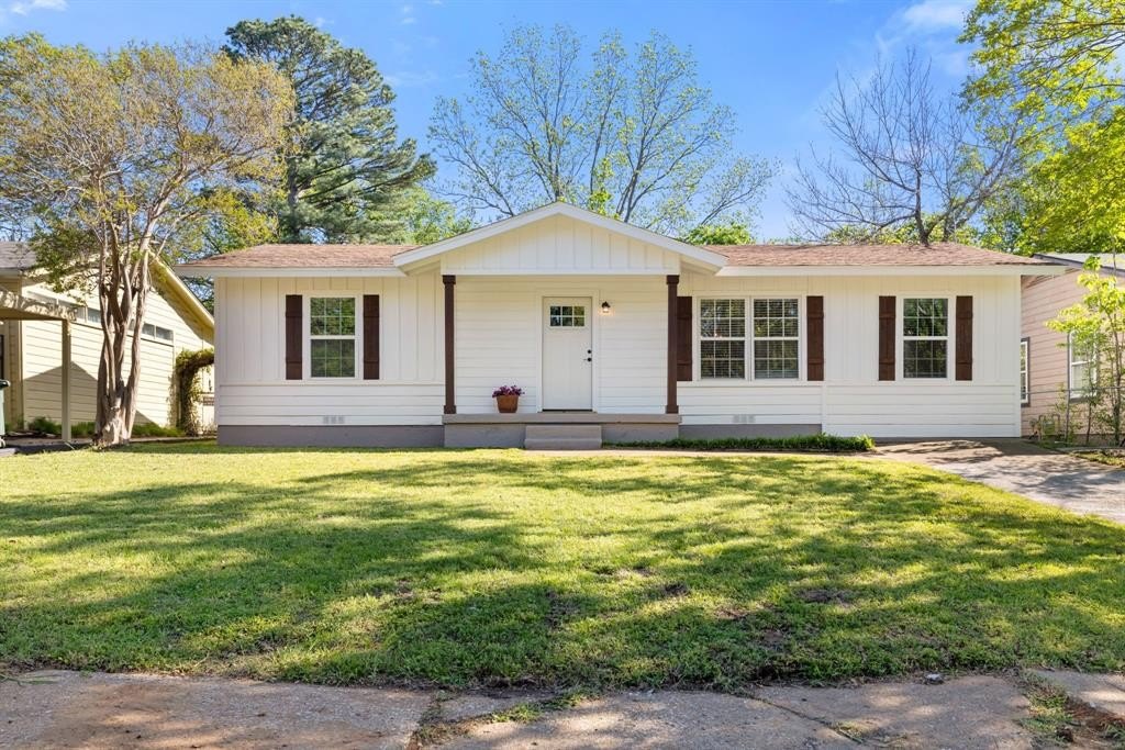 Single Family 3BR 1BA - 1104 Redbud Street, Denison, TX