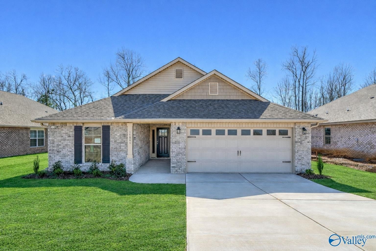 Single Family 4BR 2BA - 102 Sidney Ruth Drive, New Market, AL