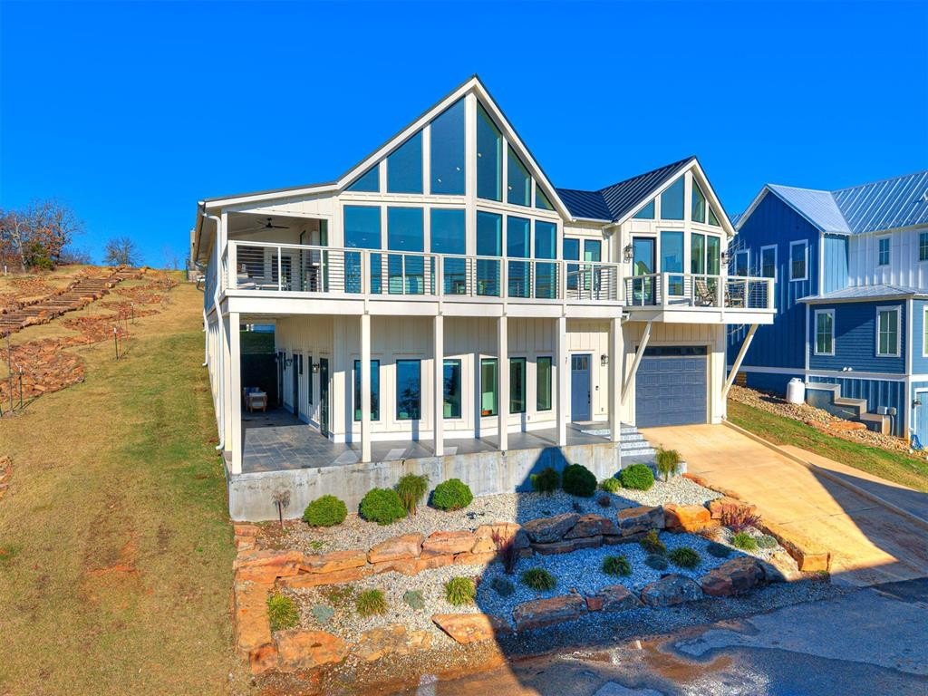 Single Family 7BR 4BA - 121 Lower Green Way, Carlton Landing, OK