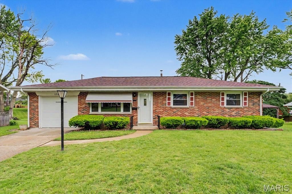 Single Family 3BR 2BA - 1218 Express Drive, Belleville, IL