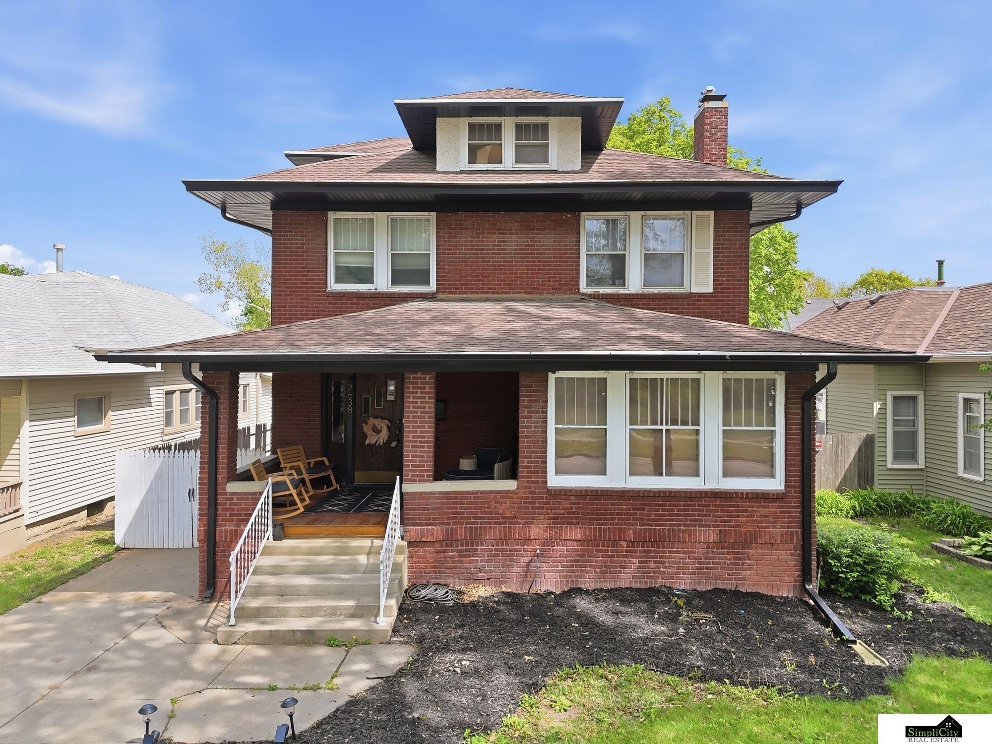 Single Family 4BR 2BA - 2638 Sumner Street, Lincoln, NE