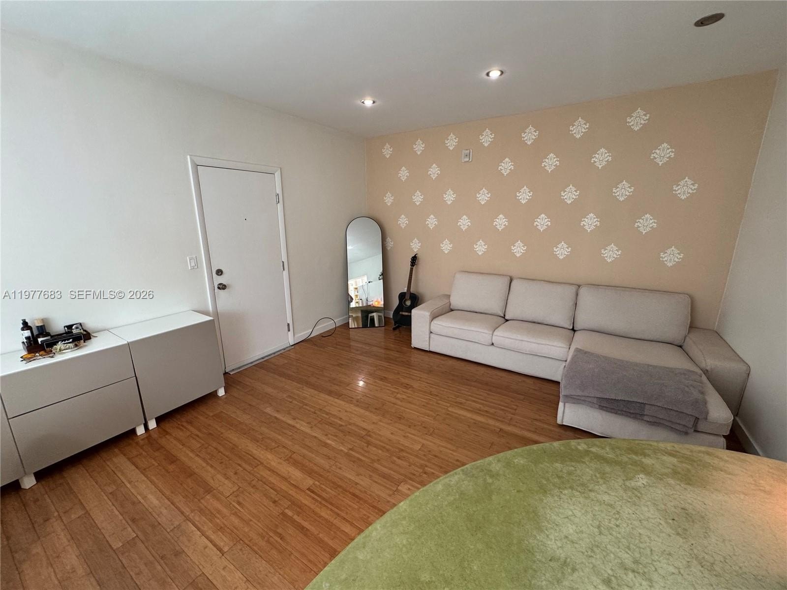 Condo 1BR 1BA - 815 Euclid Ave, Miami Beach, FL