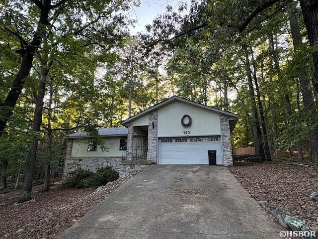 Single Family 3BR 2BA - 6 N BADALONA Drive, Hot Springs Village, AR