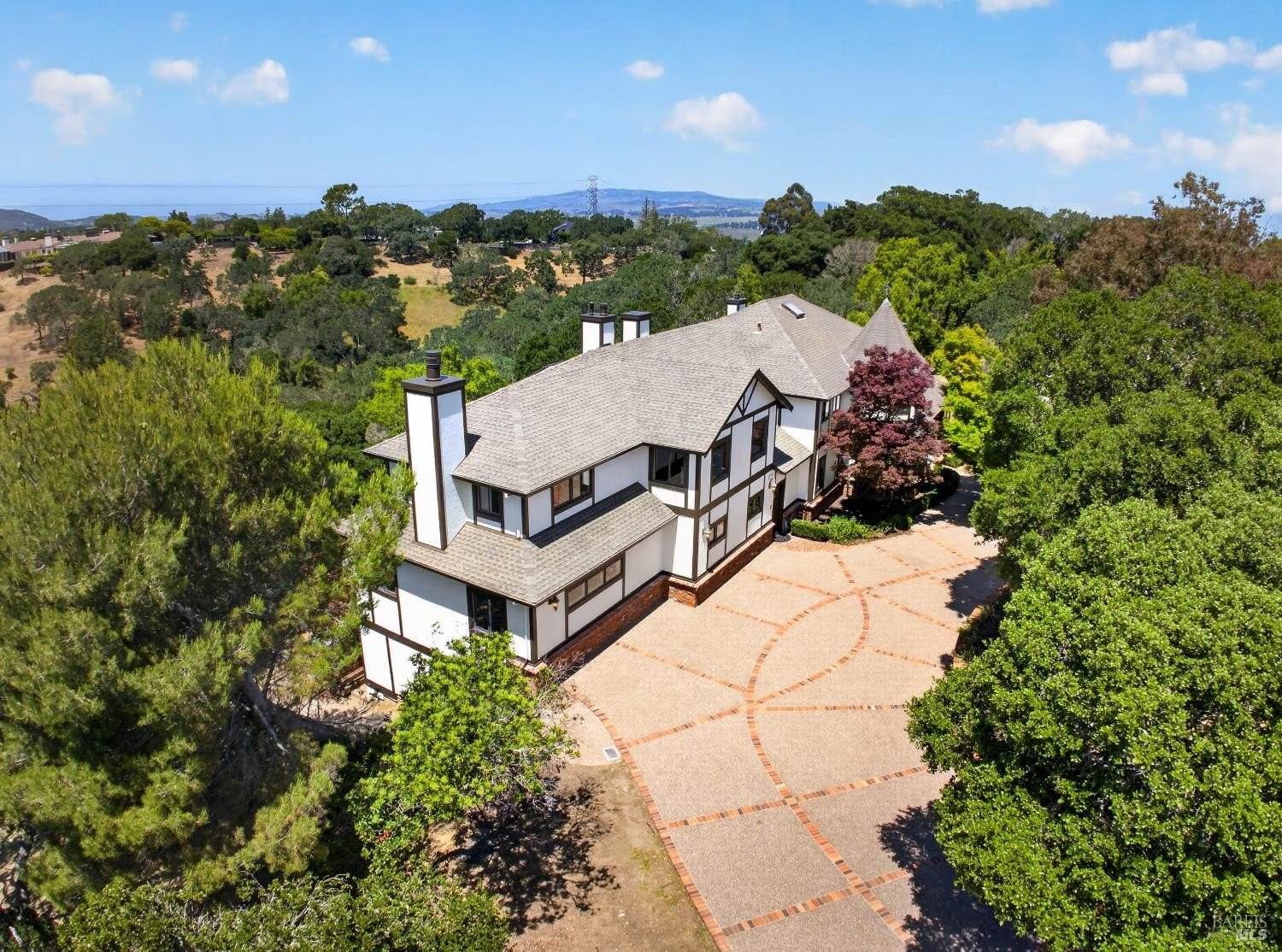 Single Family 7BR 6BA - 10 Lockton Lane, Novato, CA