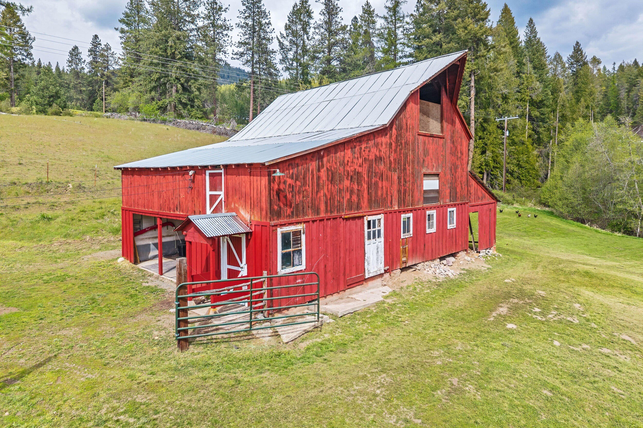 Single Family 4BR 1BA - 2551 FLOWERY TRAIL RD, CHEWELAH, WA