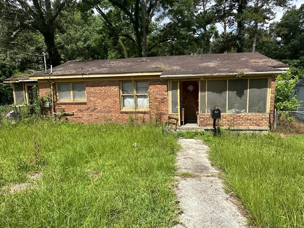 Single Family 3BR 1BA - 653 NW Liberia Street, Pelham, GA