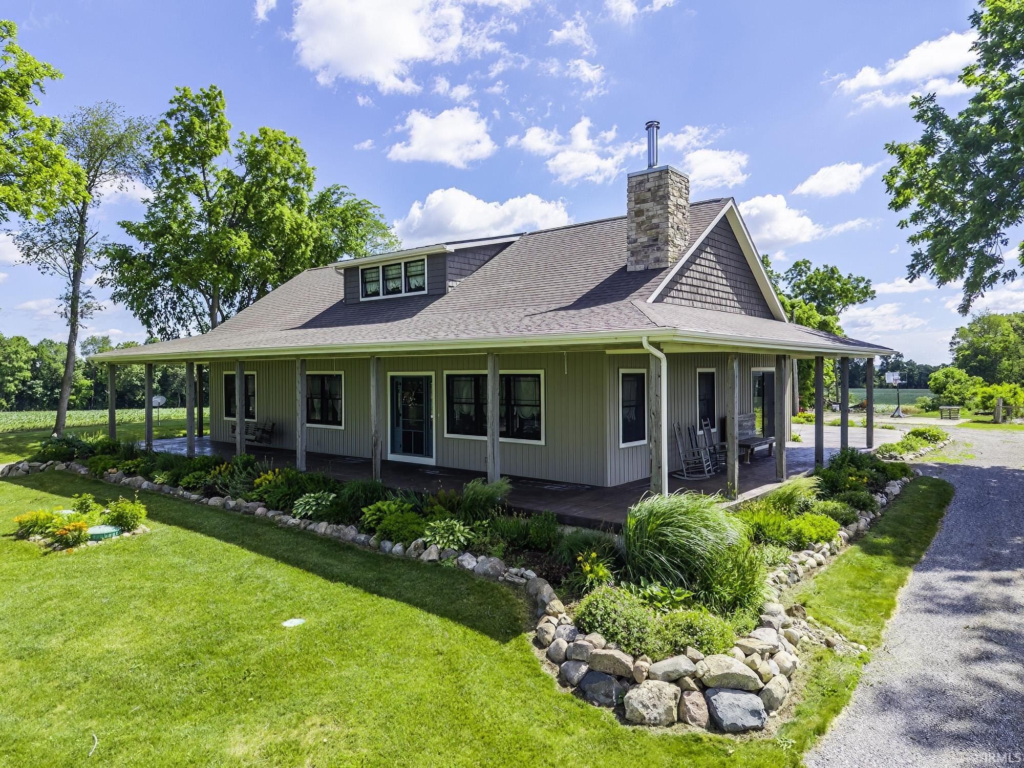 Single Family 4BR 4BA - 1890 N 450 W, Angola, IN