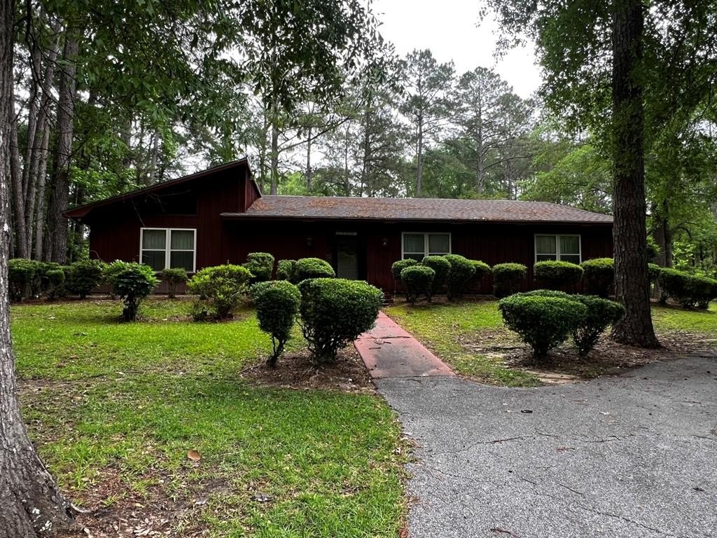 Single Family 3BR 3BA - 100 Timber Ridge Circle, Waynesboro, MS