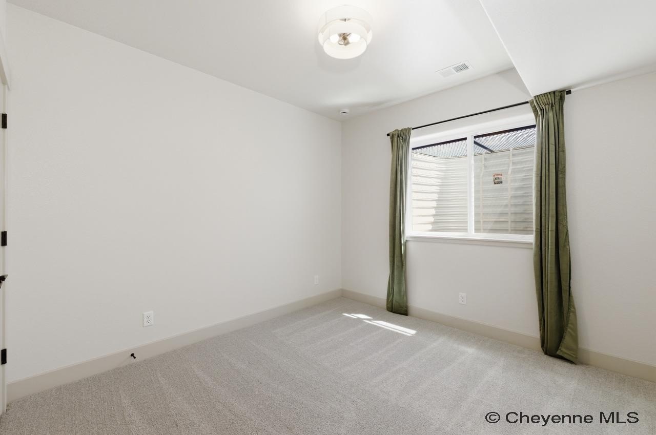 Single Family 3BR 3BA - 5143 CARLA DR, Cheyenne, WY