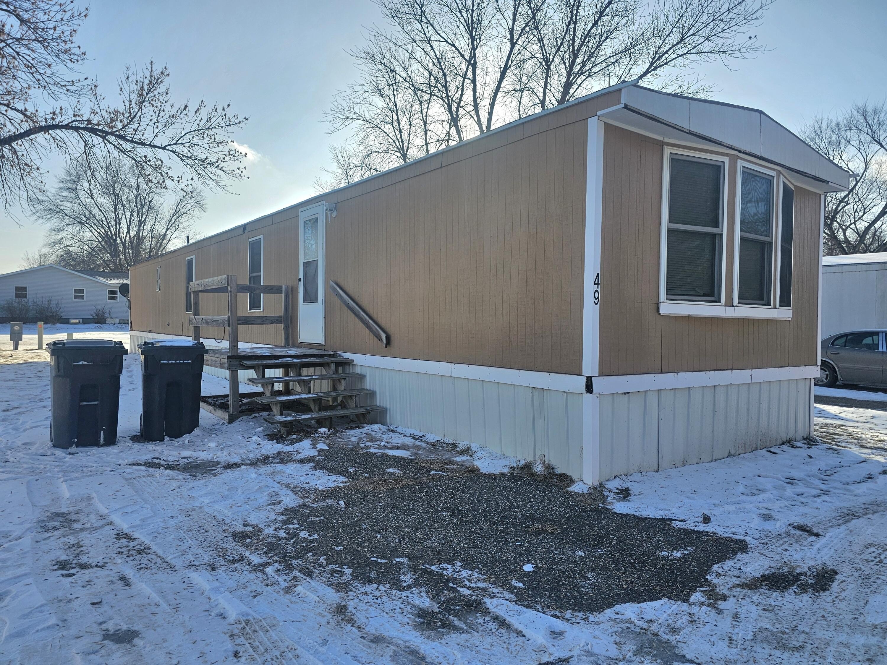 Manufactured Housing 2BR 1BA - 122 S Roosevelt Street, Aberdeen, SD