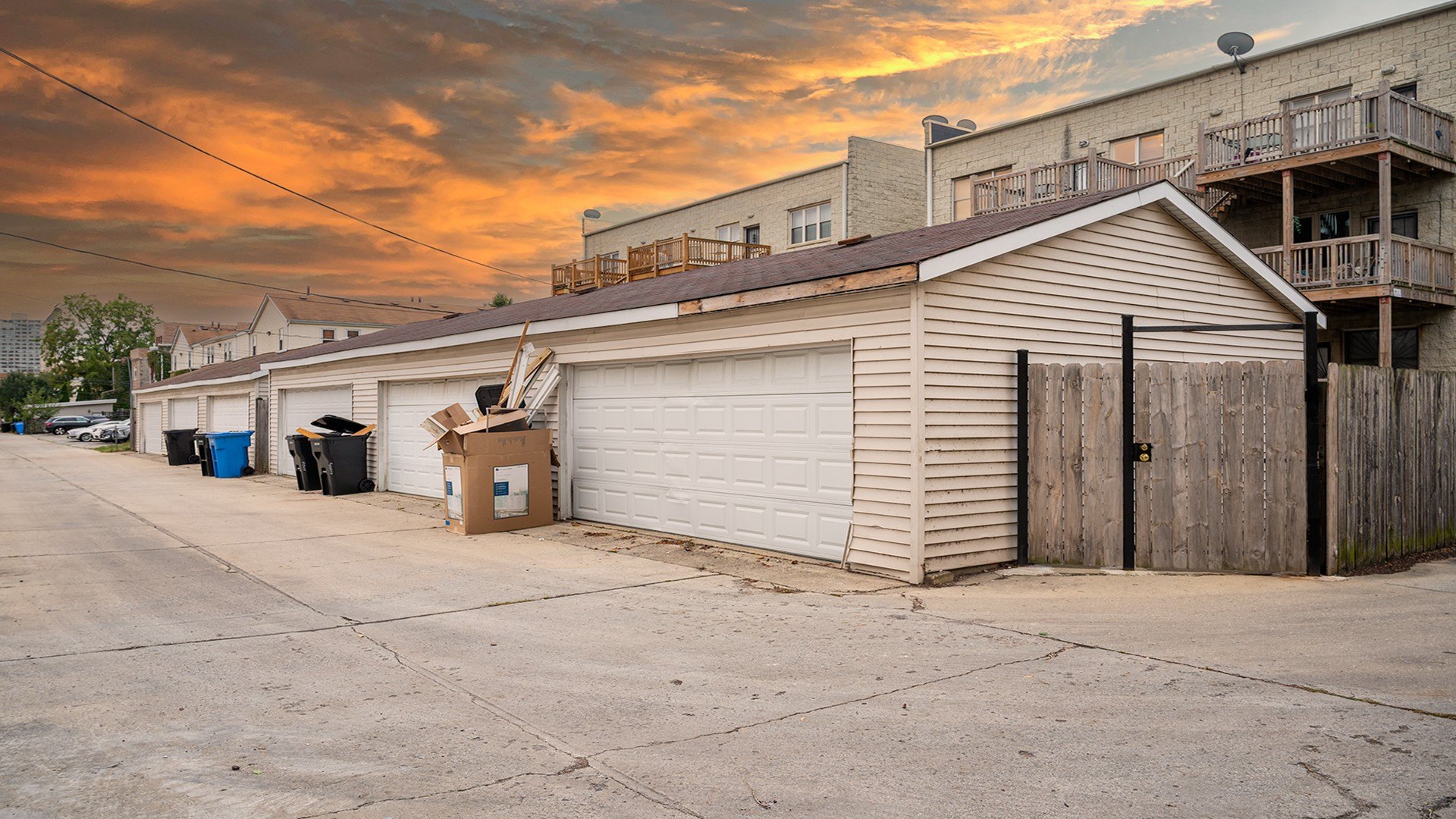 4507 S Lake Park Ave  