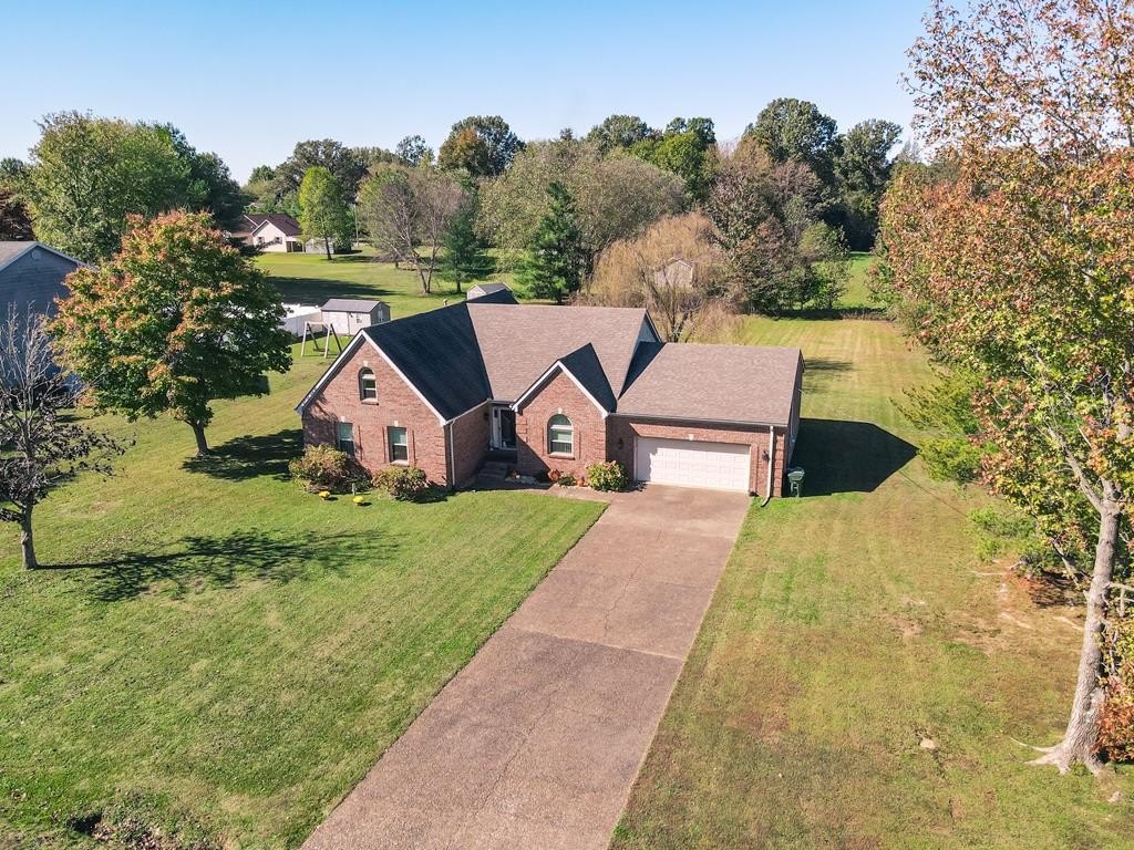 Single Family 5BR 4BA - 691  Lakeside Drive, Madisonville, KY
