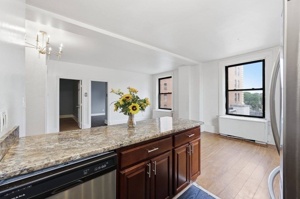 Condo 2BR 1BA - 140 Chestnut St, Springfield, MA