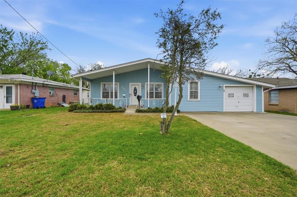 Single Family 4BR 2BA - 704 Abney Street, Whitesboro, TX