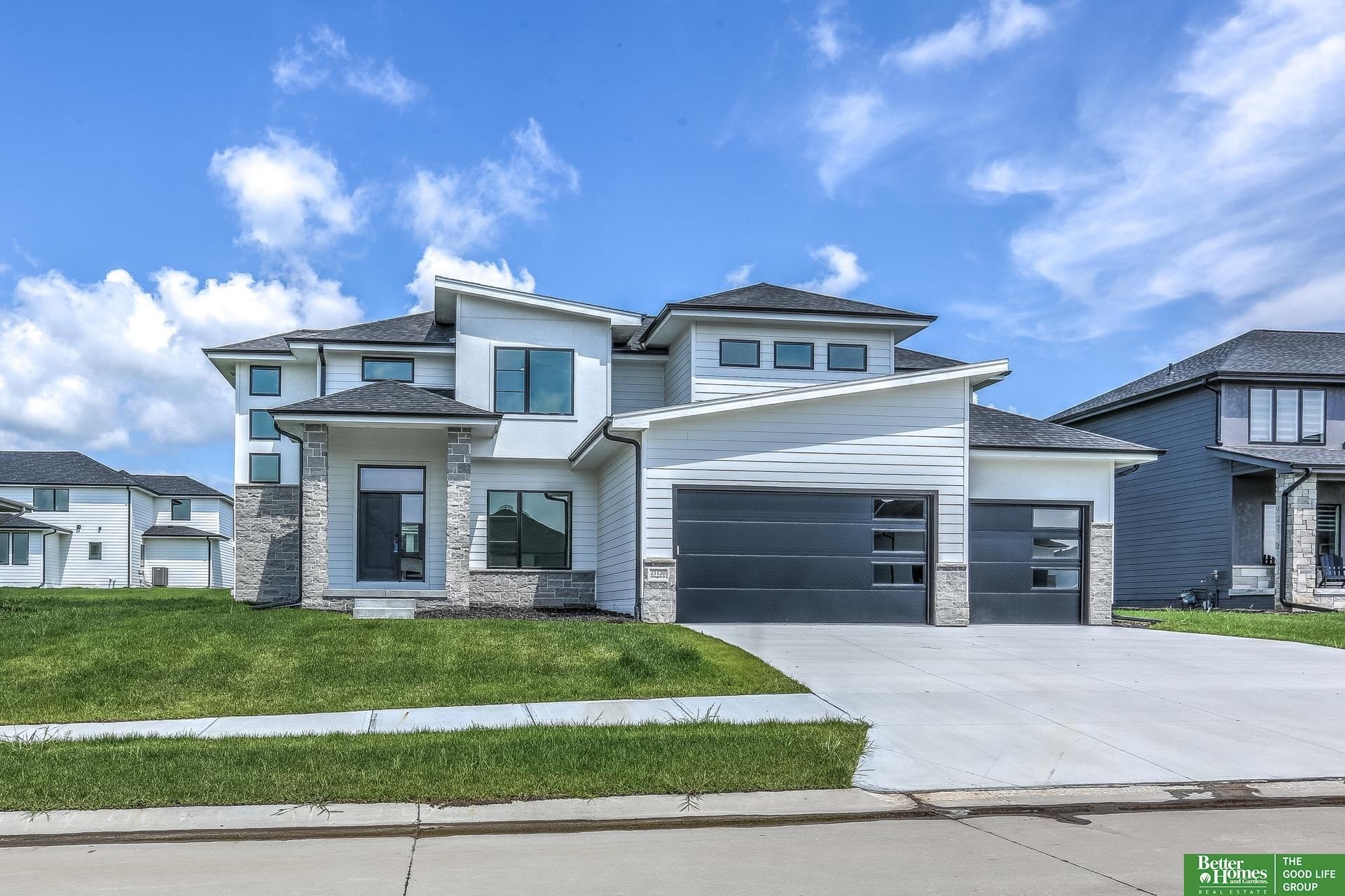 Single Family 5BR 5BA - 21120 Arlington Street, Elkhorn, NE