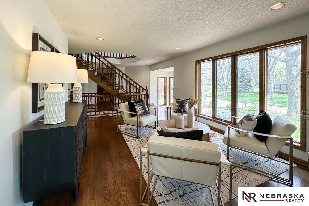 Single Family 4BR 4BA - 1222 N 101 Circle, Omaha, NE
