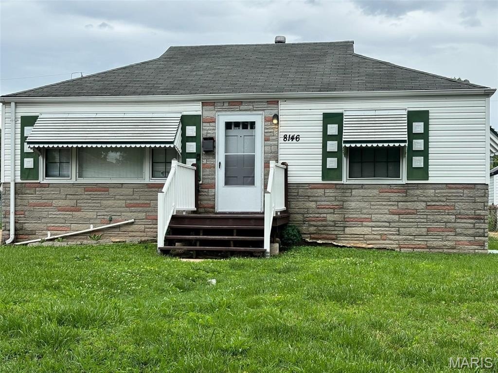 Single Family 2BR 2BA - 8146 Rector Drive, Berkeley, MO