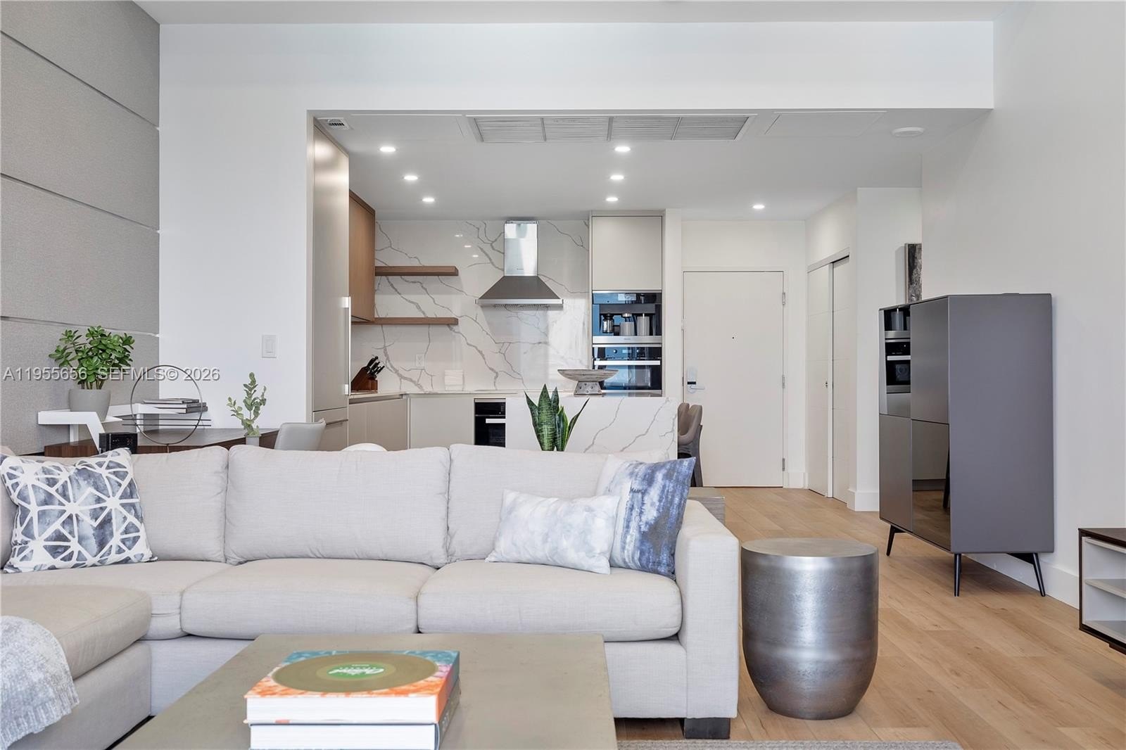 Condo 1BR 2BA - 2301 Collins Ave, Miami  Beach, FL