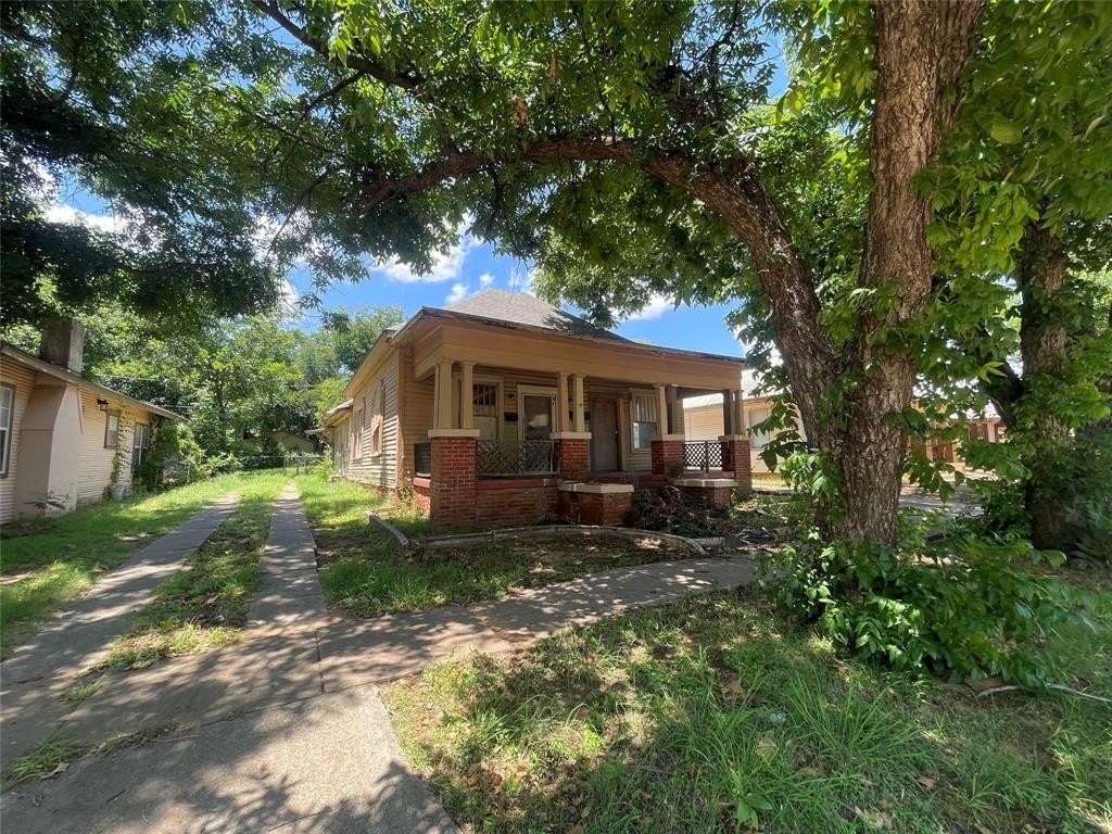 Triplex 3BR 3BA - 710 Warford Street, Wichita Falls, TX