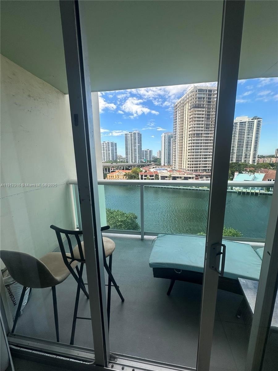 Condo 1BR 2BA - 19390 Collins Ave, Sunny  Isles  Beach, FL