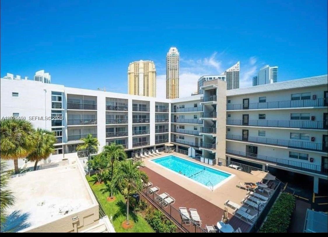 Condo 2BR 2BA - 201 178th Dr, Sunny Isles Beach, FL