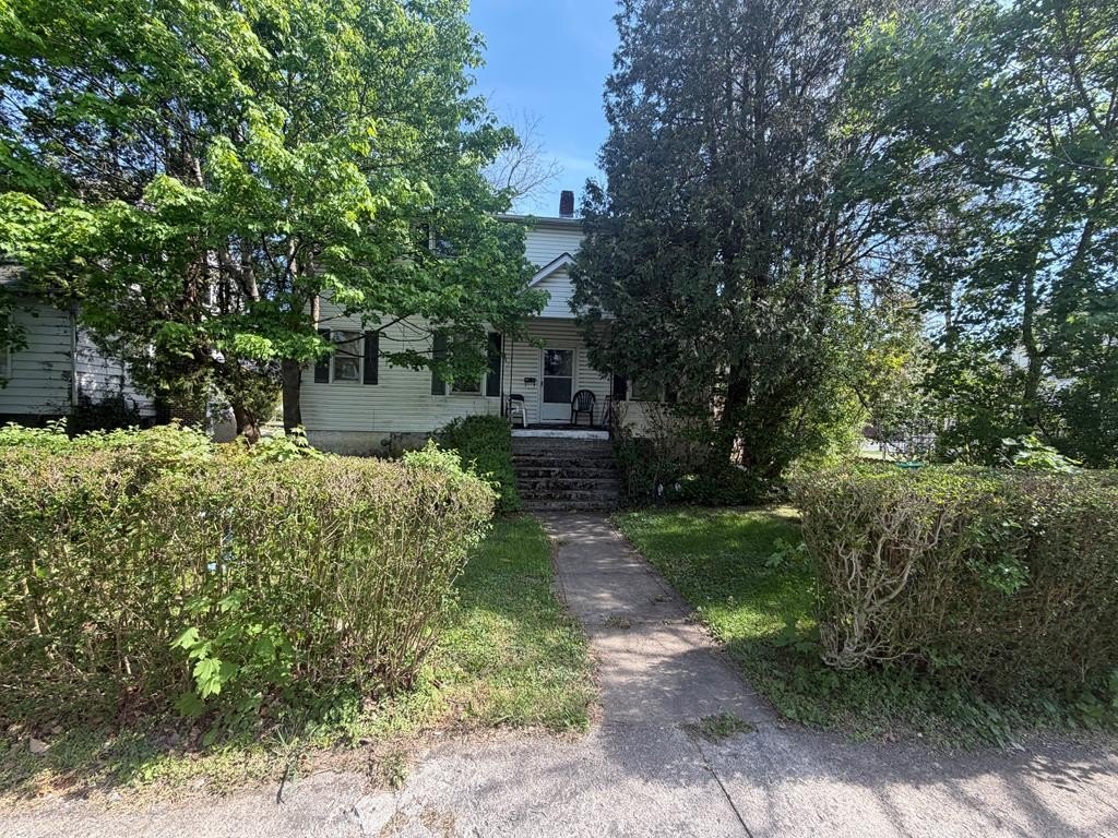 Single Family 3BR 2BA - 611 COLLEGE AVE, BLUEFIELD, WV