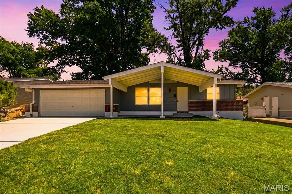 Single Family 3BR 3BA - 11160 landseer Drive, St Louis, MO