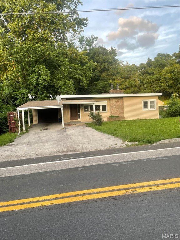 Single Family 2BR 1BA - 9922 Lilac Drive, Riverview, MO