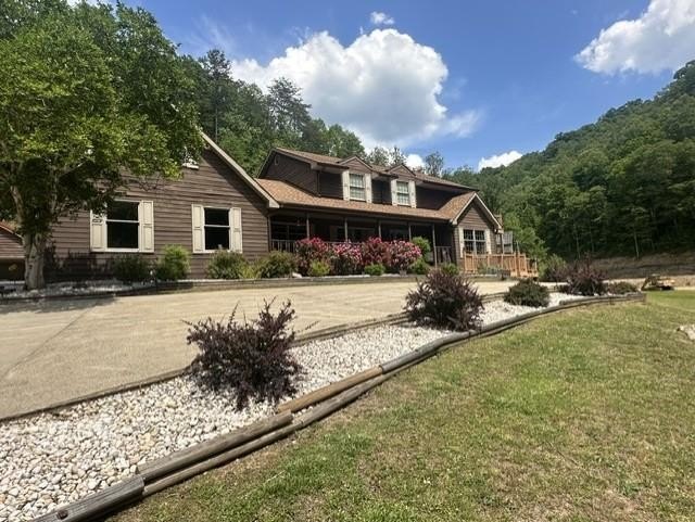 Single Family 4BR 5BA - 357 Freds Fork, Prestonsburg, KY