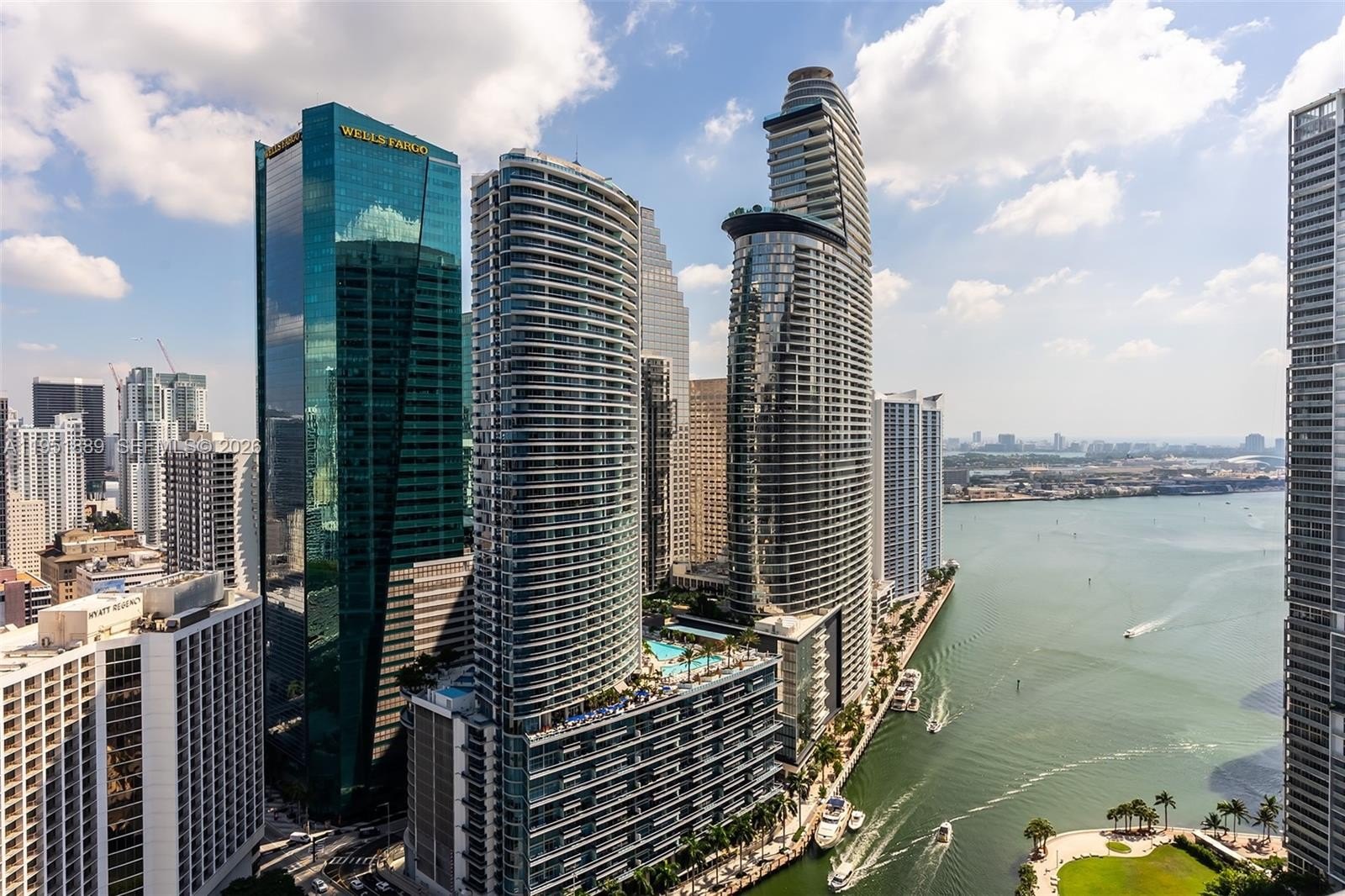 Condo 1BA - 77 SE 5th ST, Miami, FL