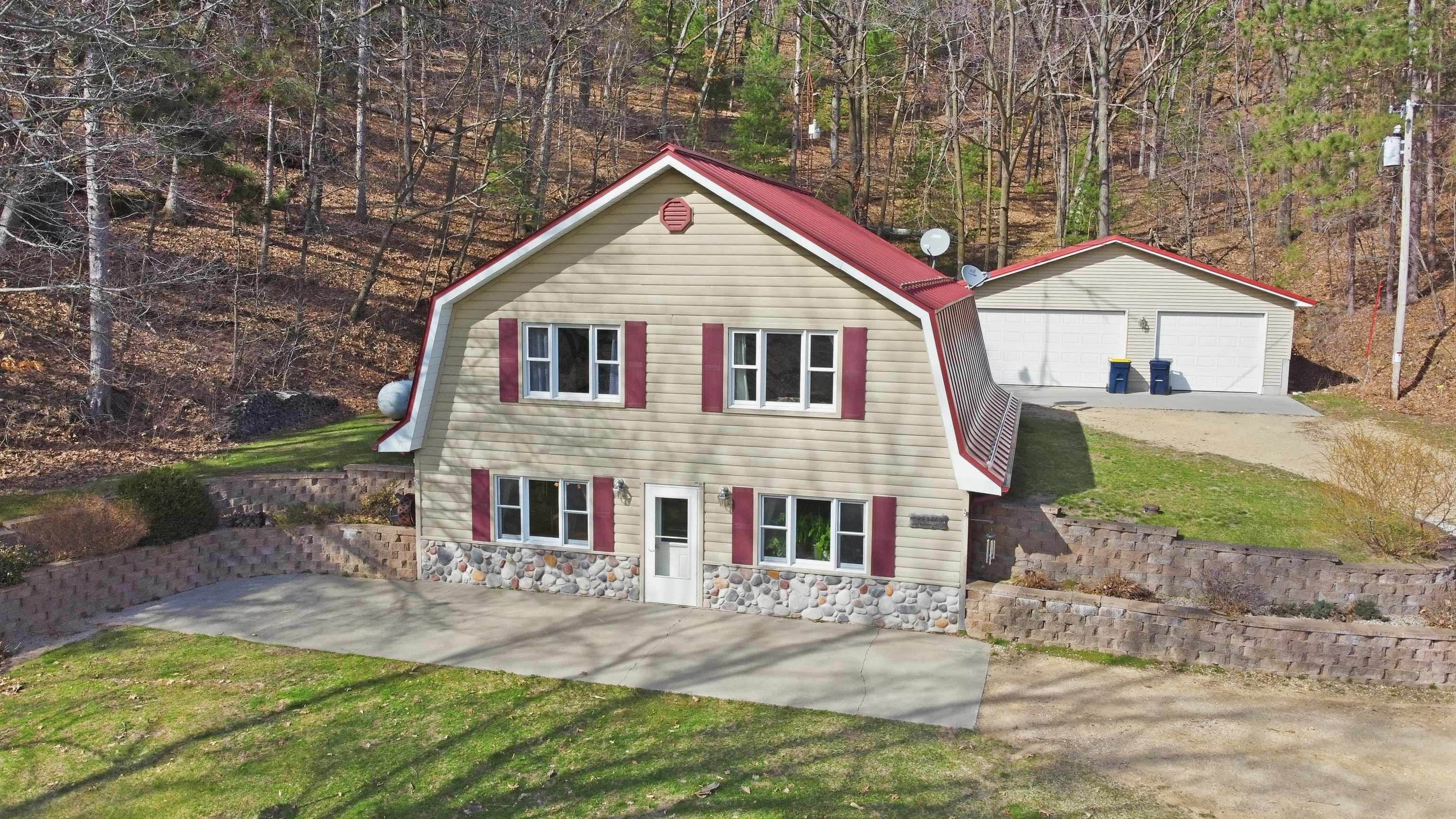 Single Family 3BR 2BA - W7656 Suldal Road, Mauston, WI