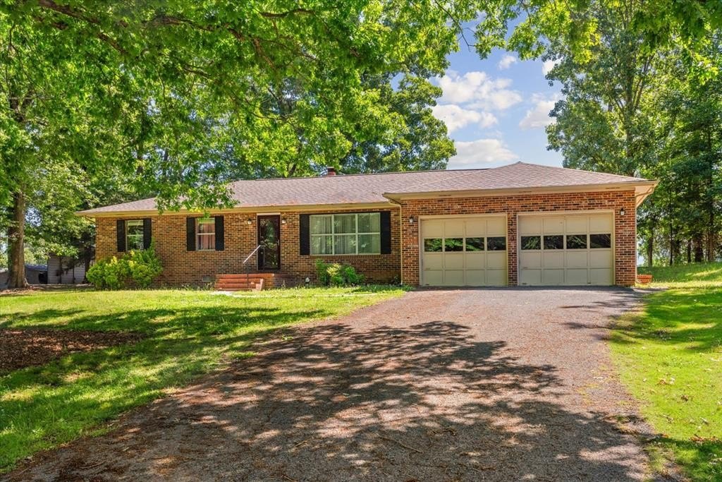 Single Family 3BR 2BA - 180 Wildwood Drive, CHATSWORTH, GA