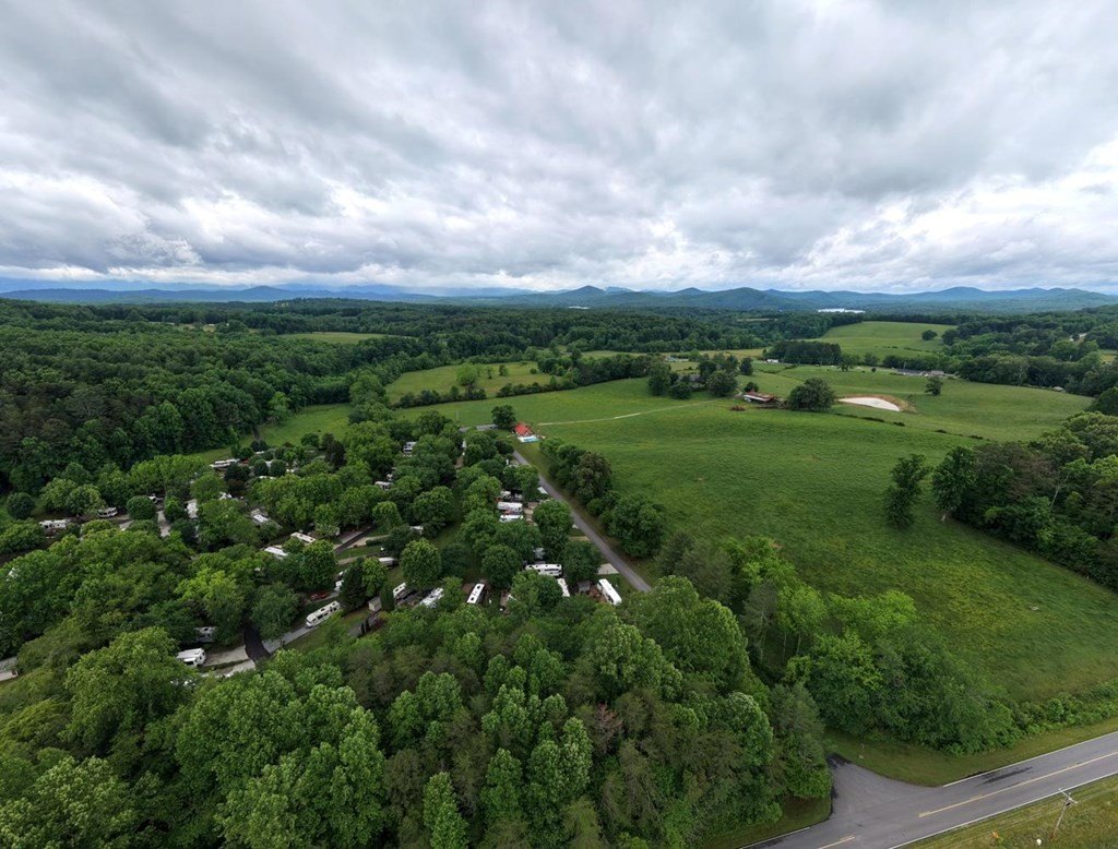 Single Family 1BR 1BA - 73 Moccasin Lane, Blairsville, GA