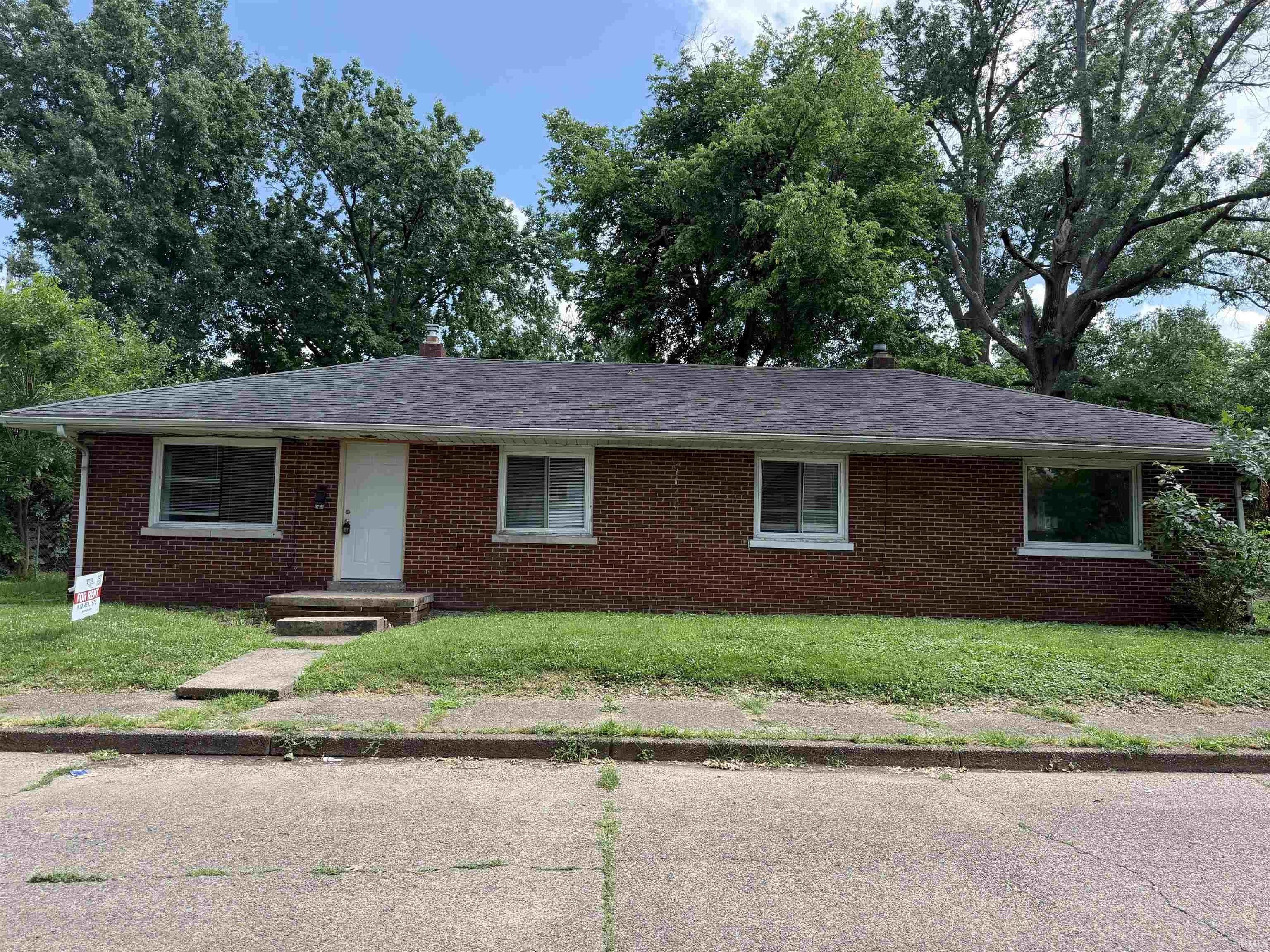 Duplex 4BR 2BA - 1500 S Harlan Avenue, Evansville, IN