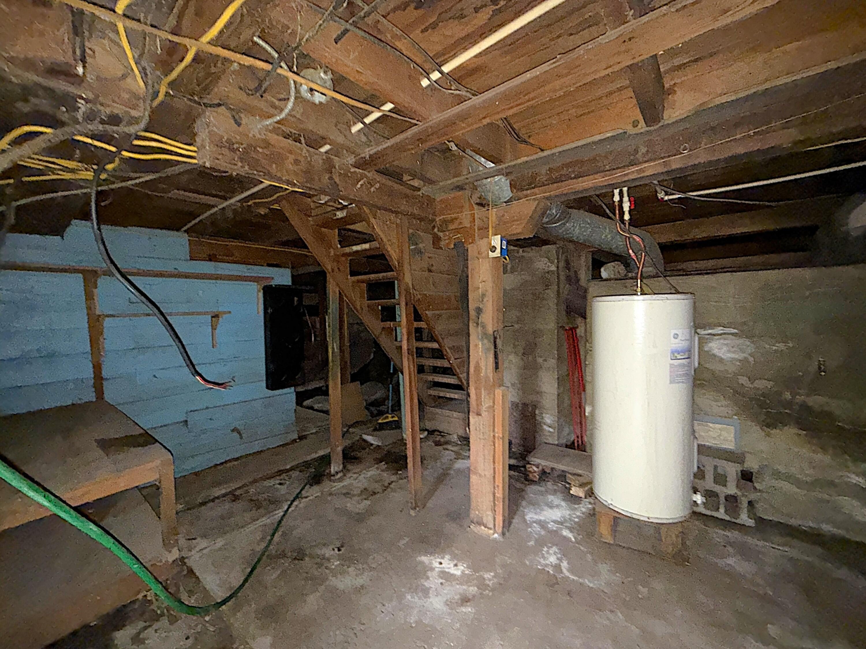 Single Family 2BR 1BA - 653 9TH ST, REPUBLIC, WA